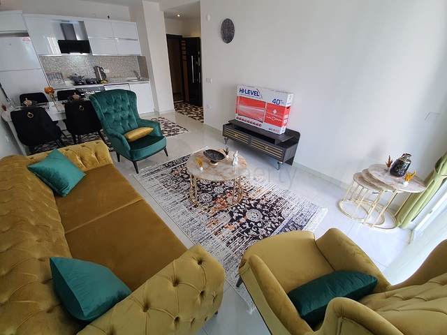 شقة فاخرة - مؤثثة - تصميم 1+1 - ضمن مجمع فاخر قريب من البحر - في مهموتلار / الانيا 