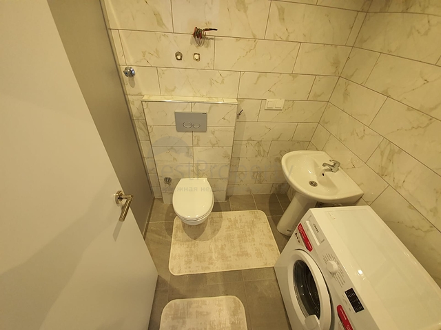 شقة فاخرة - مؤثثة - تصميم 1+1 - ضمن مجمع فاخر قريب من البحر - في مهموتلار / الانيا 