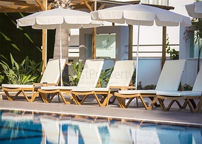 شقة فاخرة - مؤثثة - تصميم 1+1 - ضمن مجمع فاخر قريب من البحر - في مهموتلار / الانيا 