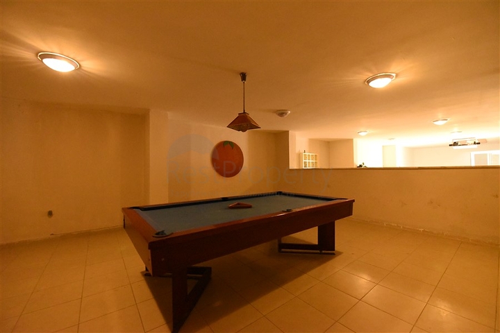 شقة مؤثثة - غرفة وصالة - ضمن مجمع سكني قريب من البحر - في مهموتلار / الانيا 