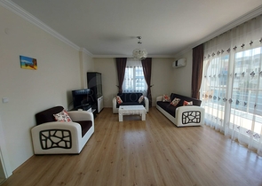 شقة مؤثثة - غرفة وصالة - ضمن مجمع سكني قريب من البحر - في مهموتلار / الانيا 