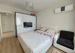 شقة مؤثثة - غرفة وصالة - ضمن مجمع سكني قريب من البحر - في مهموتلار / الانيا 