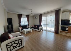 شقة مؤثثة - غرفة وصالة - ضمن مجمع سكني قريب من البحر - في مهموتلار / الانيا 