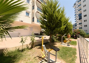 شقة مؤثثة - غرفة وصالة - ضمن مجمع سكني قريب من البحر - في مهموتلار / الانيا 