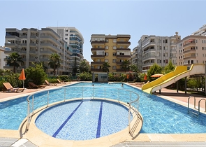 شقة مؤثثة - غرفة وصالة - ضمن مجمع سكني قريب من البحر - في مهموتلار / الانيا 