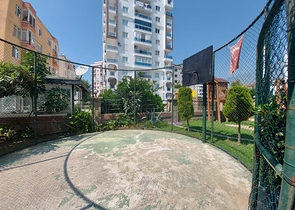 شقة مؤثثة - غرفة وصالة - ضمن مجمع سكني قريب من البحر - في مهموتلار / الانيا 