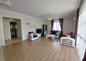 شقة مؤثثة - غرفة وصالة - ضمن مجمع سكني قريب من البحر - في مهموتلار / الانيا 