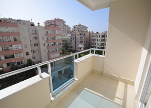 شقة مفروشة - تصميم غرفتين وصالة - 200 م عن البحر - في مهموتلار / الانيا 