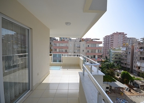 شقة مفروشة - تصميم غرفتين وصالة - 200 م عن البحر - في مهموتلار / الانيا 