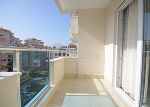 شقة مفروشة - تصميم غرفتين وصالة - 200 م عن البحر - في مهموتلار / الانيا 