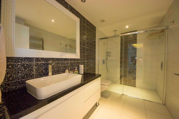 اطلالة بحرية - مجمع فاخر - شقة غرفتين وصالة - في كوناكليه / الانيا 