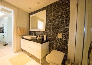 اطلالة بحرية - مجمع فاخر - شقة غرفتين وصالة - في كوناكليه / الانيا 