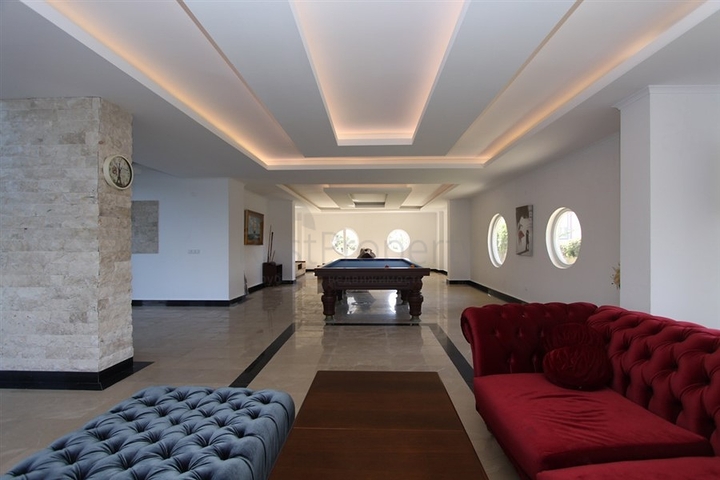 مناسبة للعطلات او الاقامة الدائمة - شقة غرفة وصالة مع الاثاث - في منطقة كاستل / الانيا 