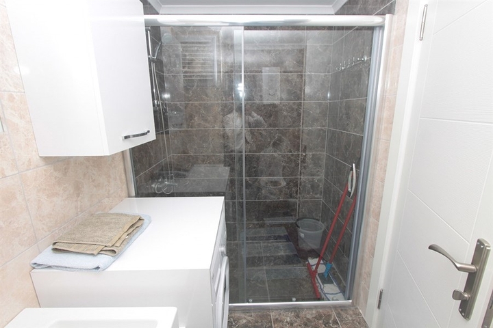 مناسبة للعطلات او الاقامة الدائمة - شقة غرفة وصالة مع الاثاث - في منطقة كاستل / الانيا 