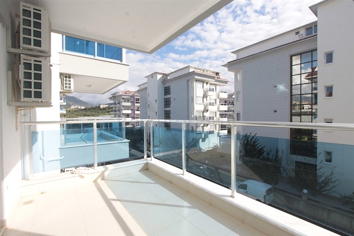 مناسبة للعطلات او الاقامة الدائمة - شقة غرفة وصالة مع الاثاث - في منطقة كاستل / الانيا 