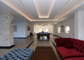 مناسبة للعطلات او الاقامة الدائمة - شقة غرفة وصالة مع الاثاث - في منطقة كاستل / الانيا 