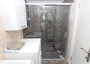 مناسبة للعطلات او الاقامة الدائمة - شقة غرفة وصالة مع الاثاث - في منطقة كاستل / الانيا 