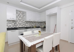 مناسبة للعطلات او الاقامة الدائمة - شقة غرفة وصالة مع الاثاث - في منطقة كاستل / الانيا 