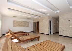 مناسبة للعطلات او الاقامة الدائمة - شقة غرفة وصالة مع الاثاث - في منطقة كاستل / الانيا 