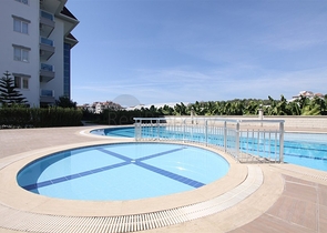 مناسبة للعطلات او الاقامة الدائمة - شقة غرفة وصالة مع الاثاث - في منطقة كاستل / الانيا 