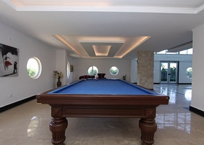 مناسبة للعطلات او الاقامة الدائمة - شقة غرفة وصالة مع الاثاث - في منطقة كاستل / الانيا 