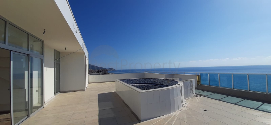 على البحر مباشرة - شقة فاخرة - تصميم غرفتين وصالة - مجمع فاخر - في مهموتلار / الانيا 