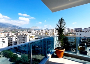 على البحر مباشرة - شقة فاخرة - تصميم غرفتين وصالة - مجمع فاخر - في مهموتلار / الانيا 