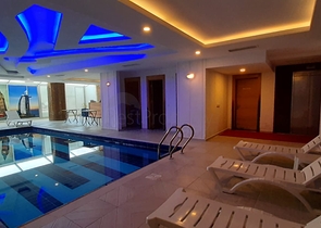 على البحر مباشرة - شقة فاخرة - تصميم غرفتين وصالة - مجمع فاخر - في مهموتلار / الانيا 