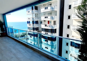 على البحر مباشرة - شقة فاخرة - تصميم غرفتين وصالة - مجمع فاخر - في مهموتلار / الانيا 