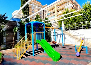 على البحر مباشرة - شقة فاخرة - تصميم غرفتين وصالة - مجمع فاخر - في مهموتلار / الانيا 