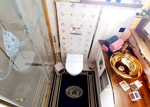 على البحر مباشرة - شقة فاخرة - تصميم غرفتين وصالة - مجمع فاخر - في مهموتلار / الانيا 