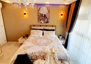 على البحر مباشرة - شقة فاخرة - تصميم غرفتين وصالة - مجمع فاخر - في مهموتلار / الانيا 