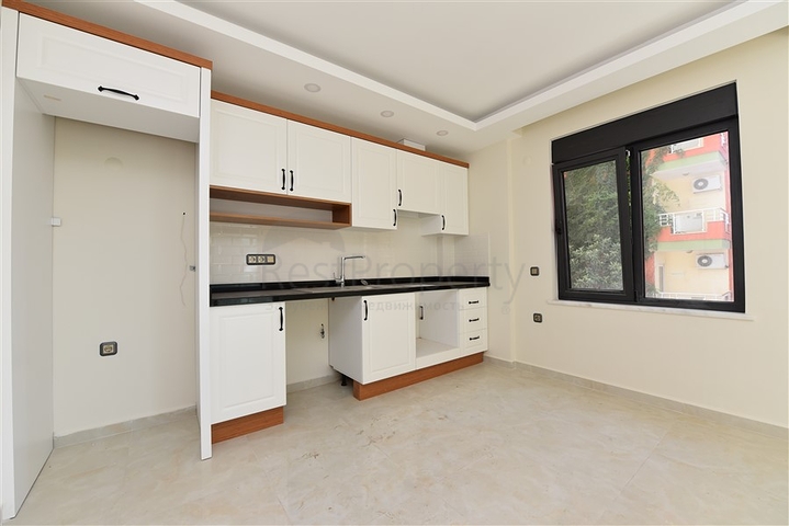 ضمن مجمع على البحر مباشرة - شقة غرفتين وصالة - ضمن مجمع - في مهموتلار / الانيا 