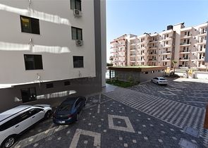 ضمن مجمع على البحر مباشرة - شقة غرفتين وصالة - ضمن مجمع - في مهموتلار / الانيا 