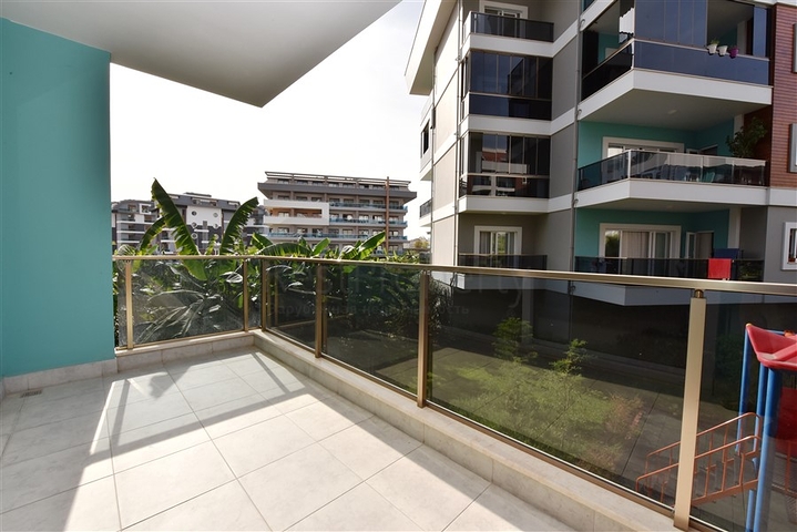 شقة  3 غرف وصالة - مطبخ منفصل -ضمن مجمع حديث - في اوبا / الانيا 