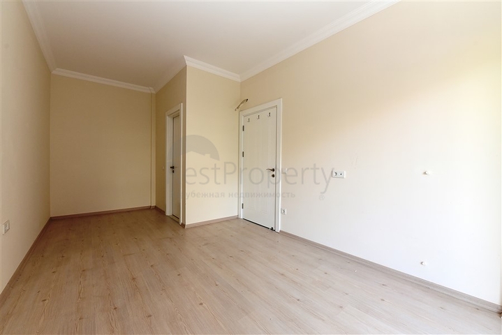 شقة  3 غرف وصالة - مطبخ منفصل -ضمن مجمع حديث - في اوبا / الانيا 