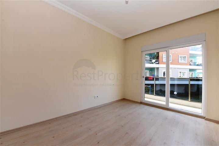 شقة  3 غرف وصالة - مطبخ منفصل -ضمن مجمع حديث - في اوبا / الانيا 