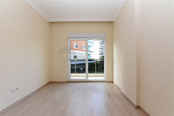 شقة  3 غرف وصالة - مطبخ منفصل -ضمن مجمع حديث - في اوبا / الانيا 