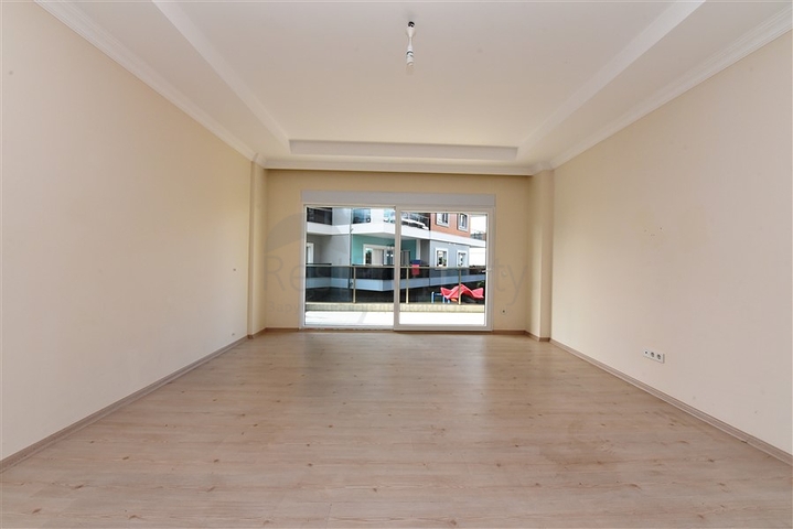 شقة  3 غرف وصالة - مطبخ منفصل -ضمن مجمع حديث - في اوبا / الانيا 