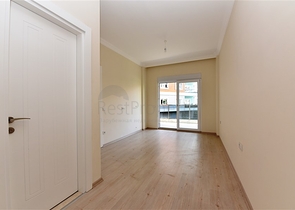 شقة  3 غرف وصالة - مطبخ منفصل -ضمن مجمع حديث - في اوبا / الانيا 