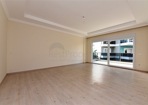 شقة  3 غرف وصالة - مطبخ منفصل -ضمن مجمع حديث - في اوبا / الانيا 