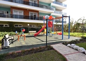 شقة  3 غرف وصالة - مطبخ منفصل -ضمن مجمع حديث - في اوبا / الانيا 