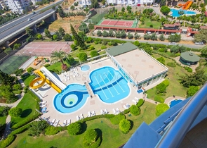 اطلالة جبلية خلابة - شقة عائلية 2 غرفة وصالة - ضمن مجمع سكني في منطقة هادئة وقريبة من المركز - جيكجلي / الانيا