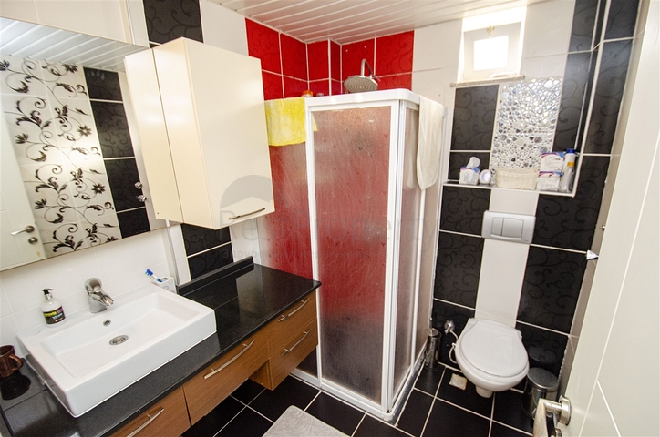 شقة واسعة  4 + 1 في أونجالي كونيالتي أنطاليا