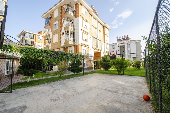 شقة واسعة  4 + 1 في أونجالي كونيالتي أنطاليا