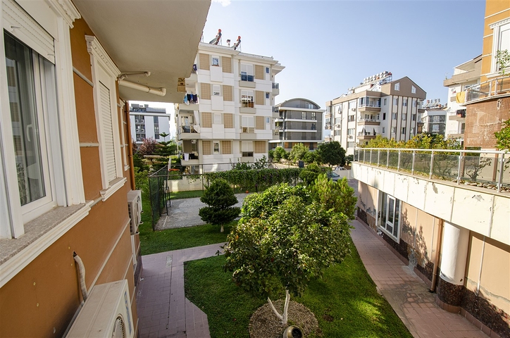 شقة واسعة  4 + 1 في أونجالي كونيالتي أنطاليا