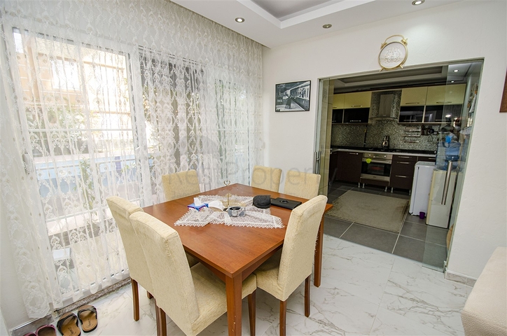 شقة واسعة  4 + 1 في أونجالي كونيالتي أنطاليا