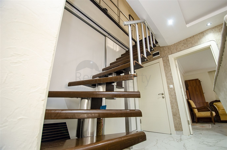 شقة واسعة  4 + 1 في أونجالي كونيالتي أنطاليا