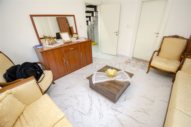 شقة واسعة  4 + 1 في أونجالي كونيالتي أنطاليا