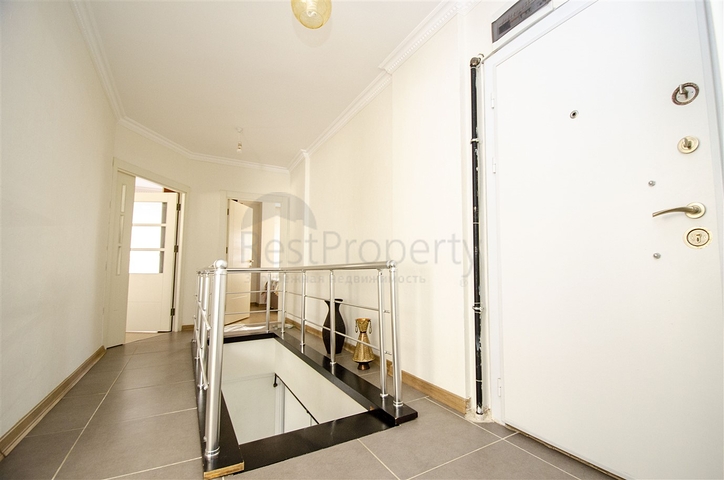 شقة واسعة  4 + 1 في أونجالي كونيالتي أنطاليا